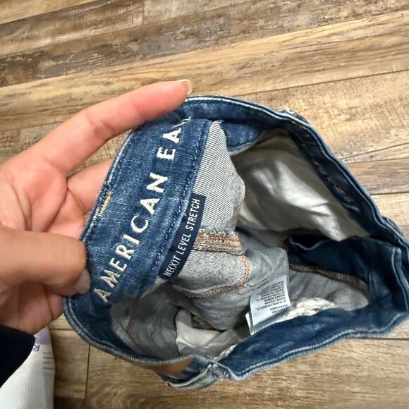 AMERICAN EAGLE Patched Hi Rise Stretch Rip Women's Denim Jean Blue Sz 6 Shorts - Picture 3 of 4